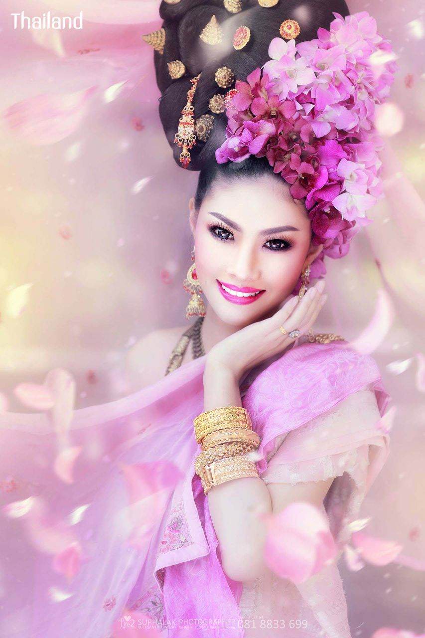 THAILAND 🇹🇭 | Thai Lanna dress in fantasy style.