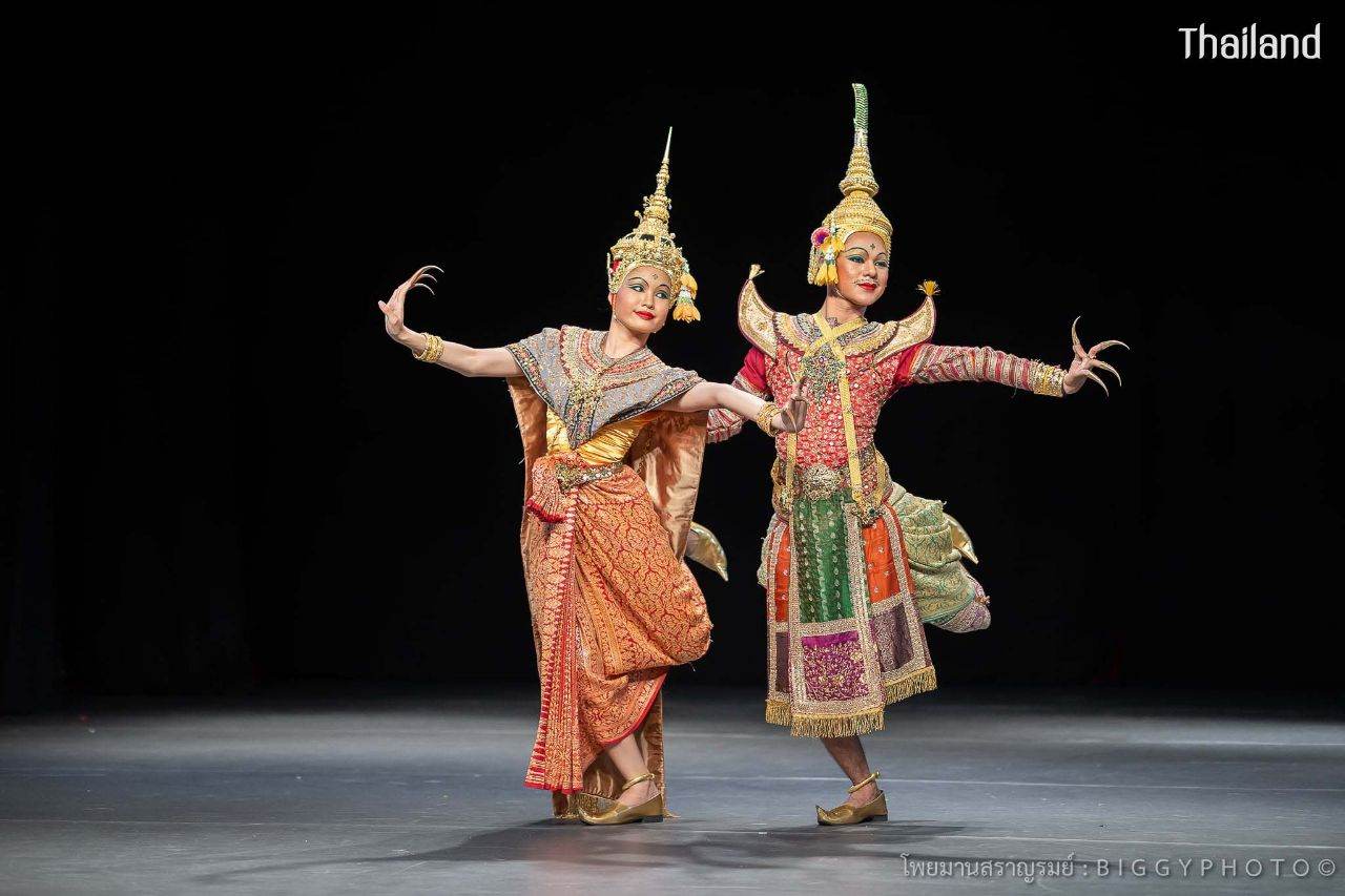 THAILAND 🇹🇭 | Thai dance "ระบำโพยมานสราญรมย์"