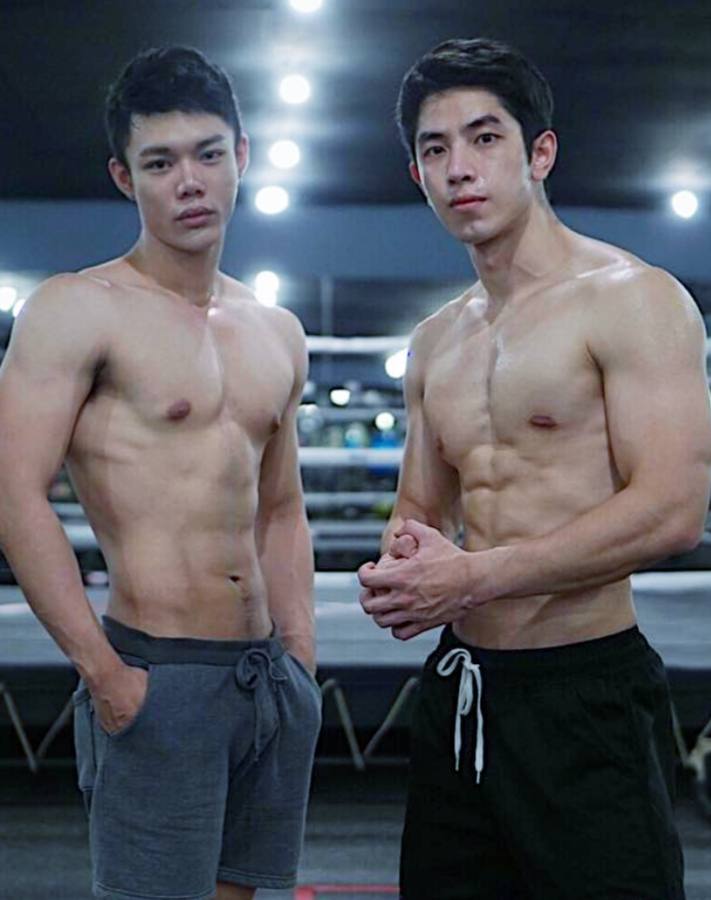 ตีสองยังลองดี