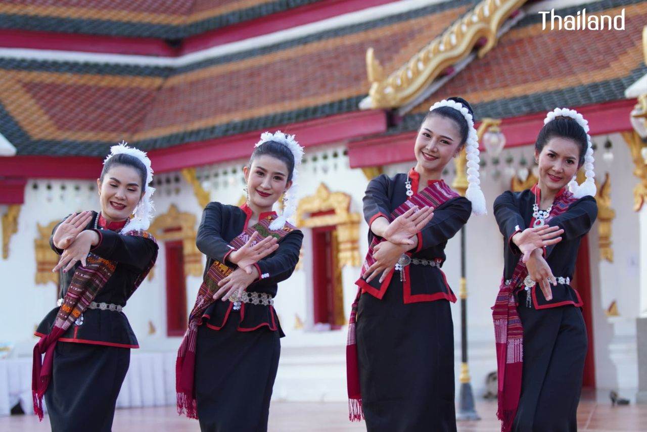 THAILAND 🇹🇭 | ฟ้อนภูไทสกลนคร, Phu Tai dance in Sakon Nakhon Province