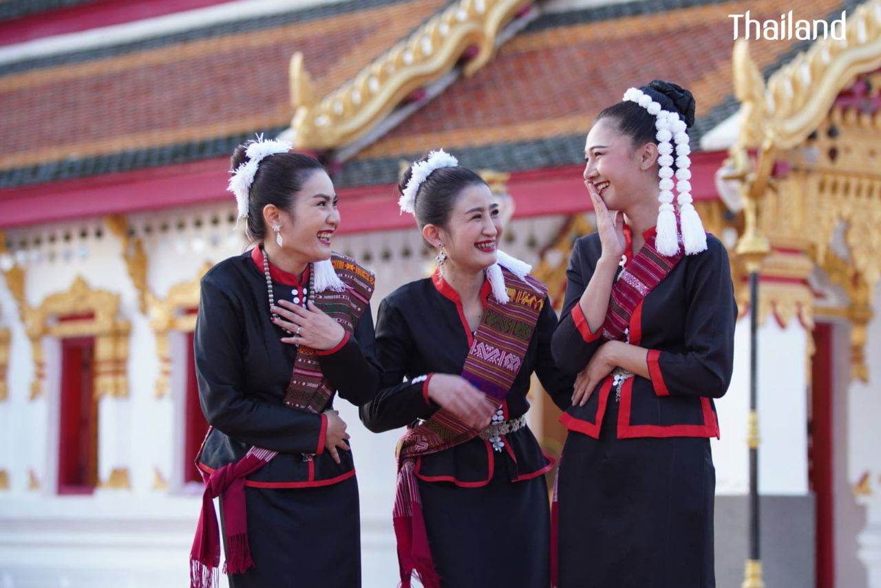 THAILAND 🇹🇭 | ฟ้อนภูไทสกลนคร, Phu Tai dance in Sakon Nakhon Province