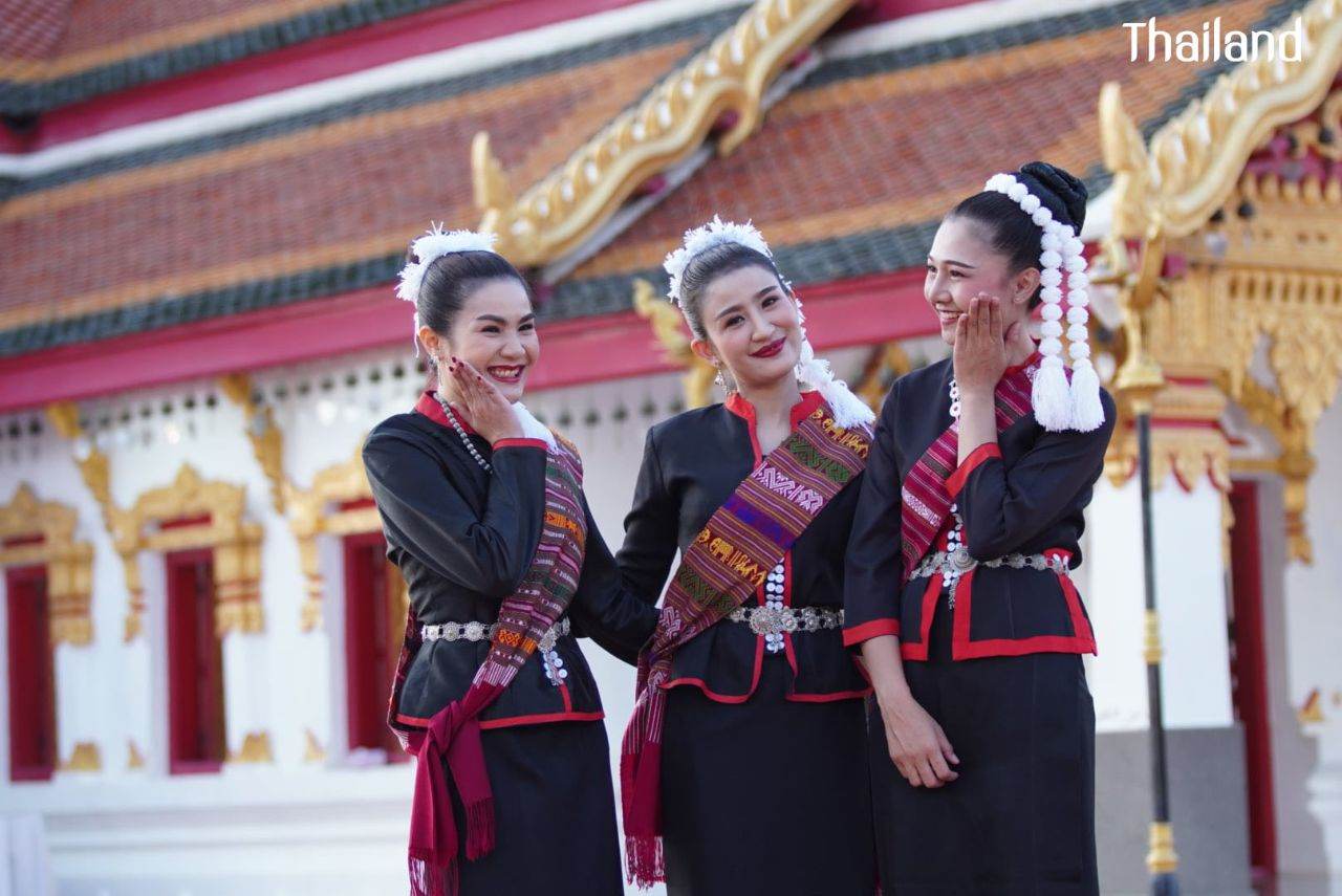 THAILAND 🇹🇭 | ฟ้อนภูไทสกลนคร, Phu Tai dance in Sakon Nakhon Province