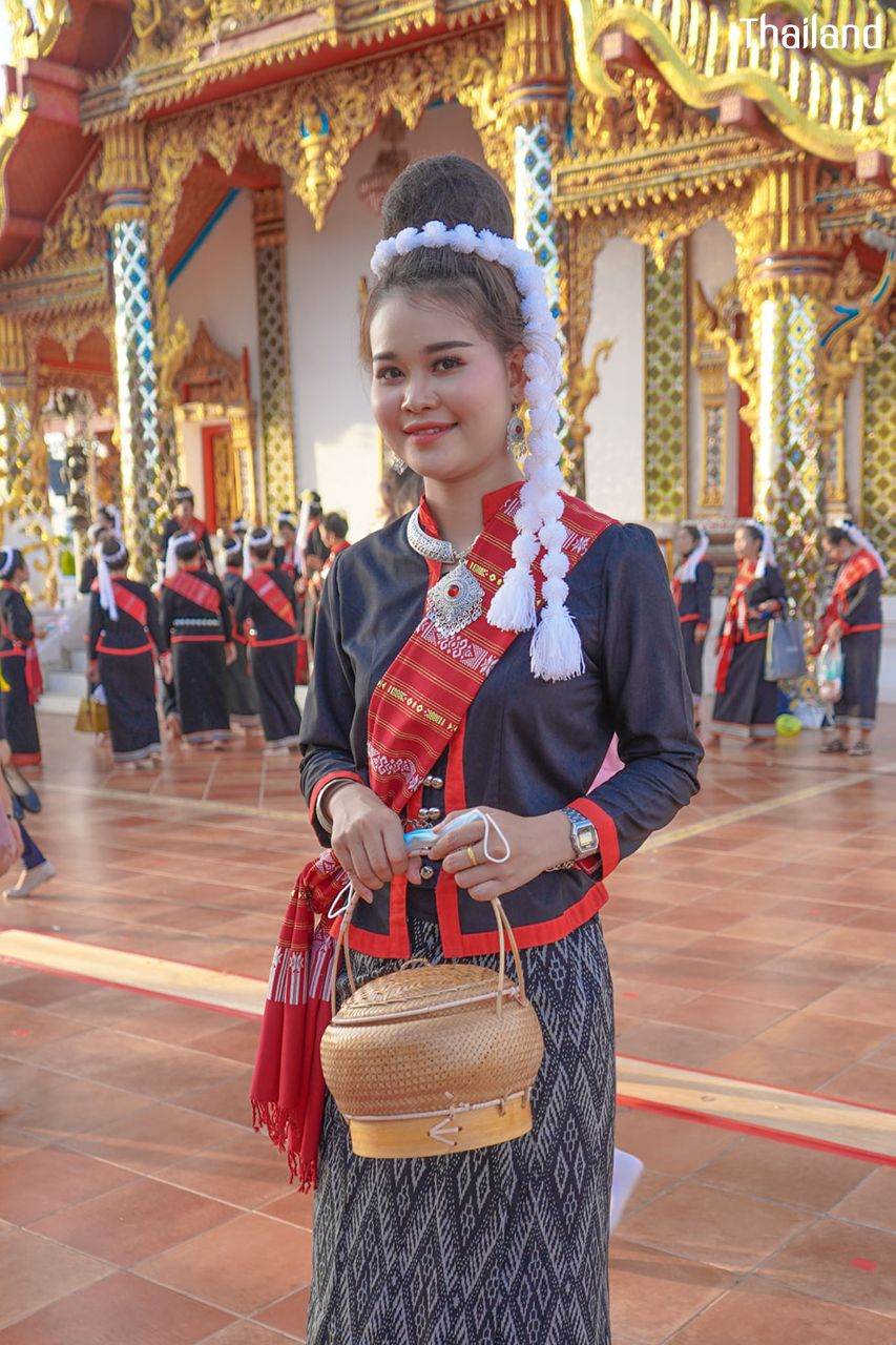 THAILAND 🇹🇭 | ฟ้อนภูไทสกลนคร, Phu Tai dance in Sakon Nakhon Province