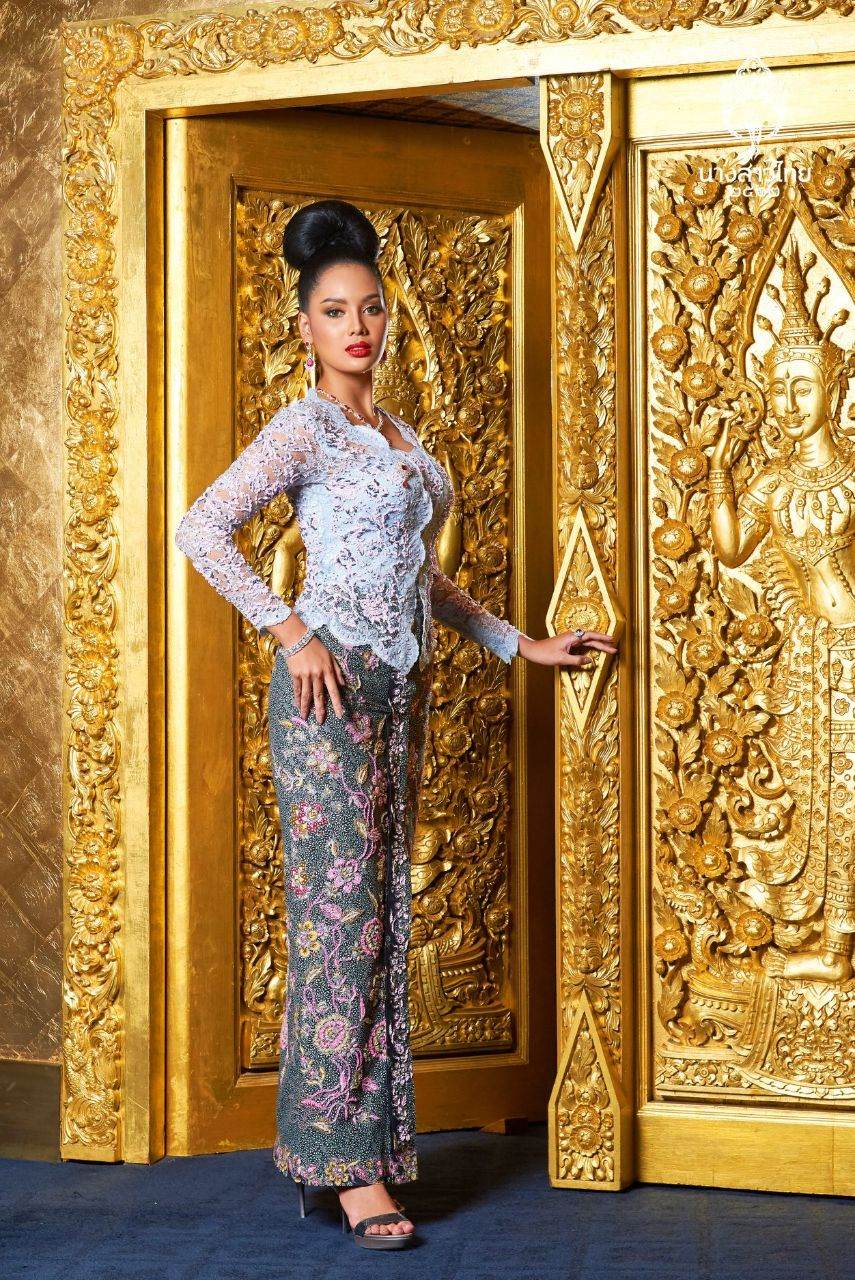 THAILAND 🇹🇭 | ชุดพื้นเมืองภาคใต้ Southern traditional dress, นางสาวไทย - Miss Thailand 2019