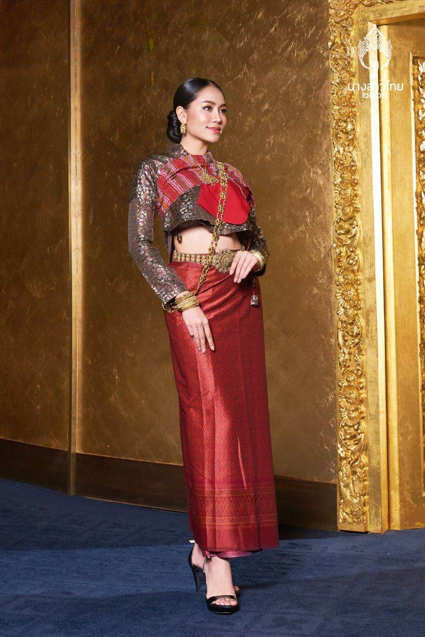 THAILAND 🇹🇭 | ชุดพื้นเมืองภาคอีสาน Northeastern traditional dress, นางสาวไทย - Miss Thailand 2019