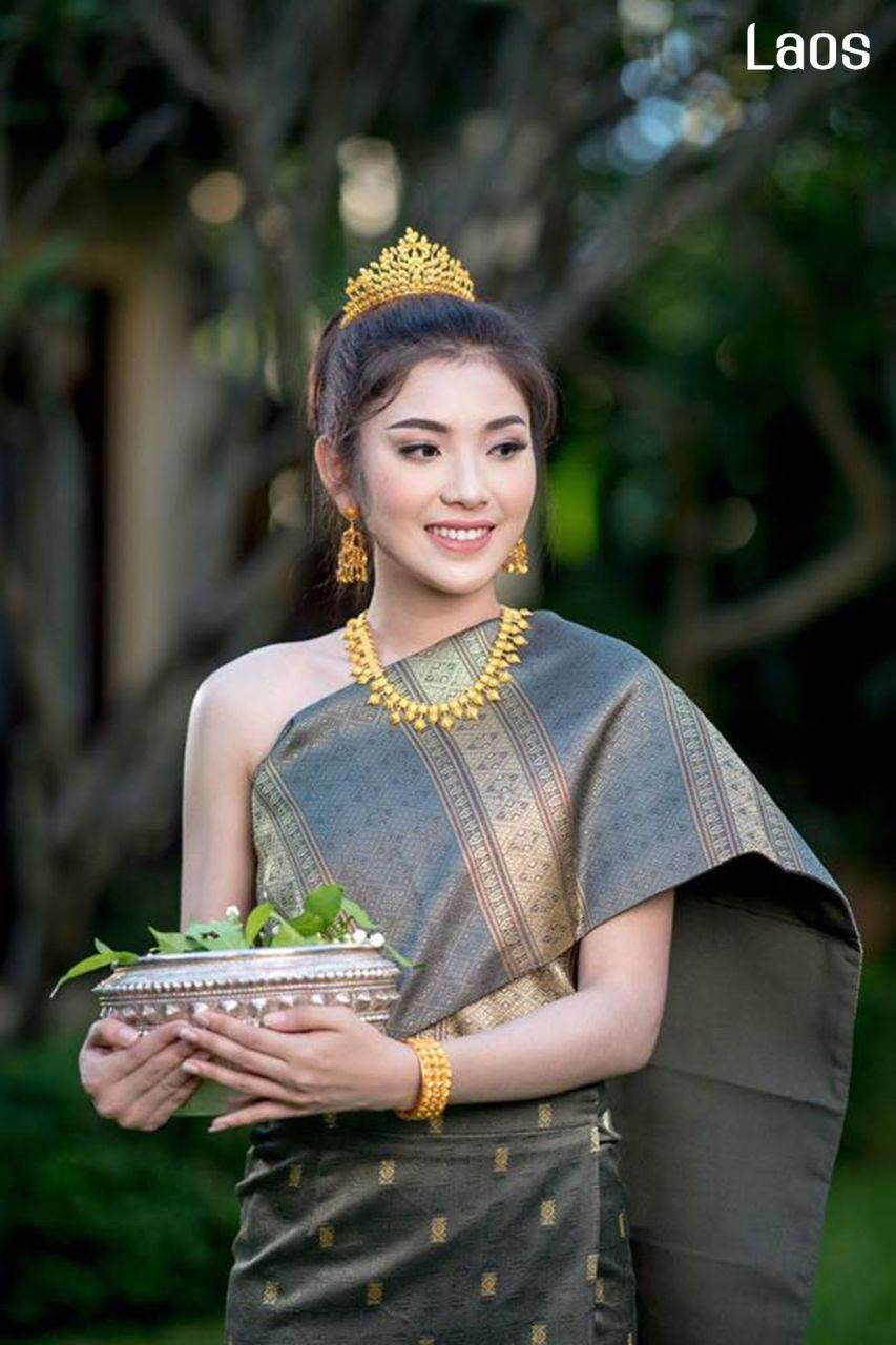 Laos 🇱🇦 | Laos traditional dress. ຊຸດ​ລາວ - ການແຕ່ງກາຍຂອງແມ່ຍິງລາວ