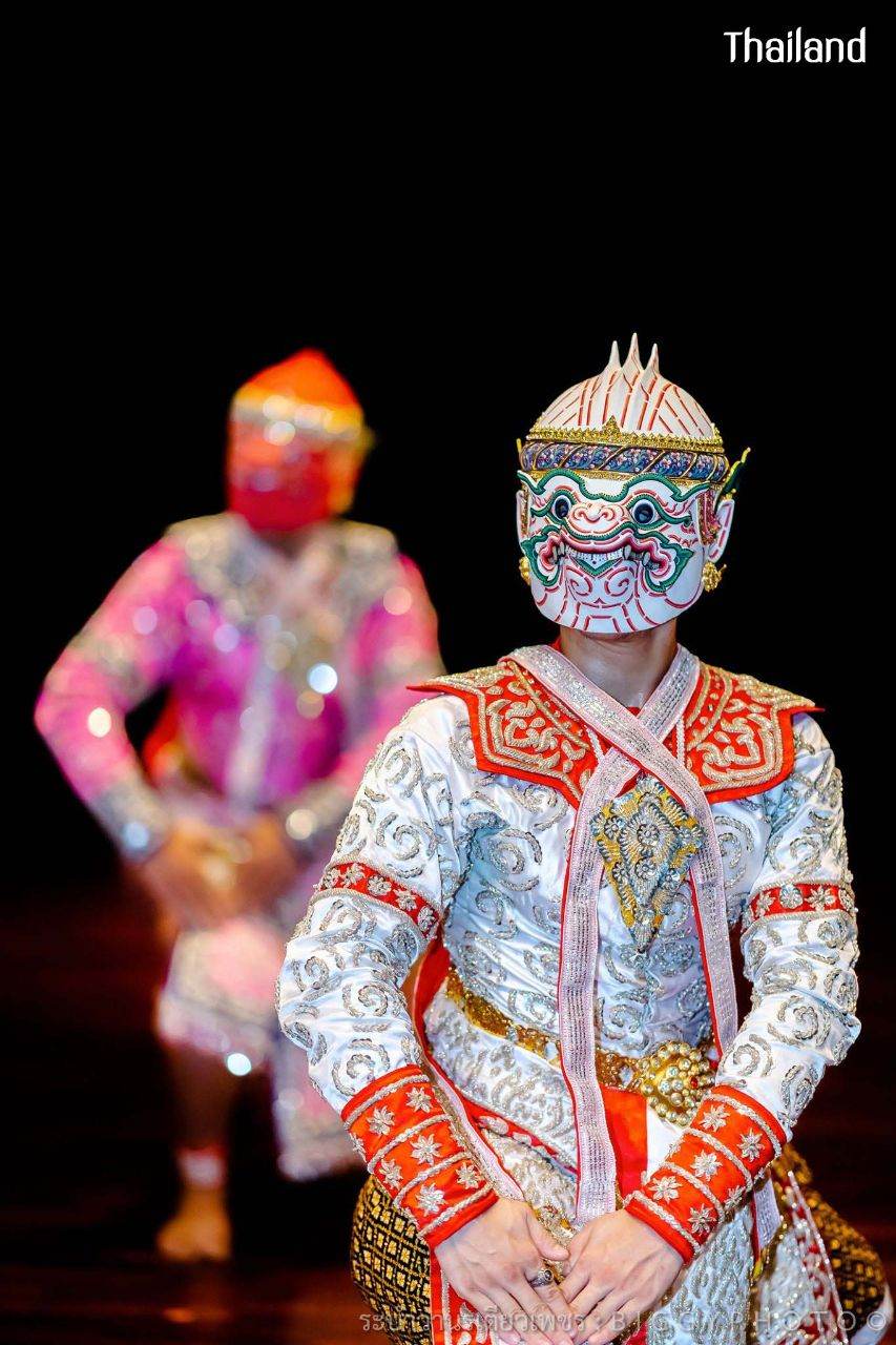 THAILAND 🇹🇭 | "ระบำวานรเตียวเพชร" Khon masked dance drama in Thailand