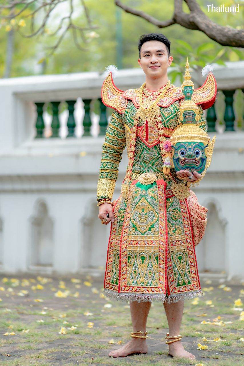 THAILAND 🇹🇭 | "Tossakan" or "Ravana" Thai dance: ลงสรงโทนทศกัณฐ์