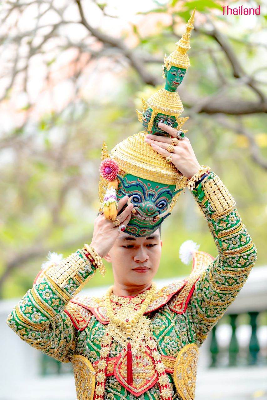 THAILAND 🇹🇭 | "Tossakan" or "Ravana" Thai dance: ลงสรงโทนทศกัณฐ์
