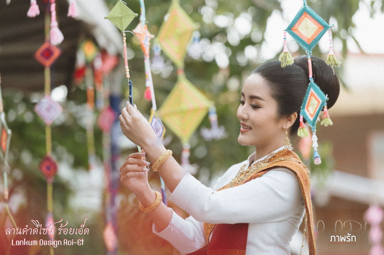 THAILAND 🇹🇭 | ชุดแต่งงานอีสาน(งานกินดอง)