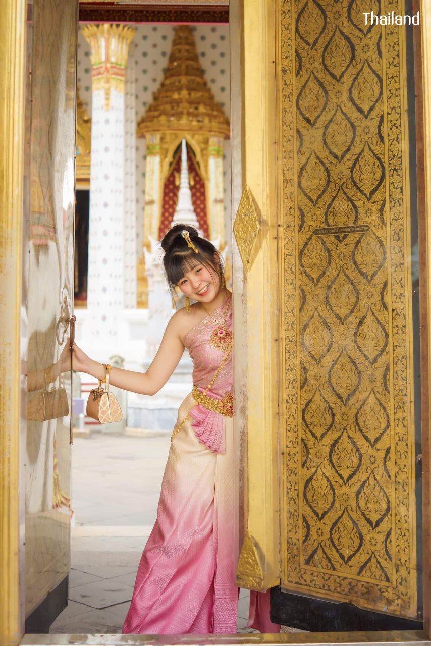 THAILAND 🇹🇭 | The Sbai, Thai dress (ชุดไทย)