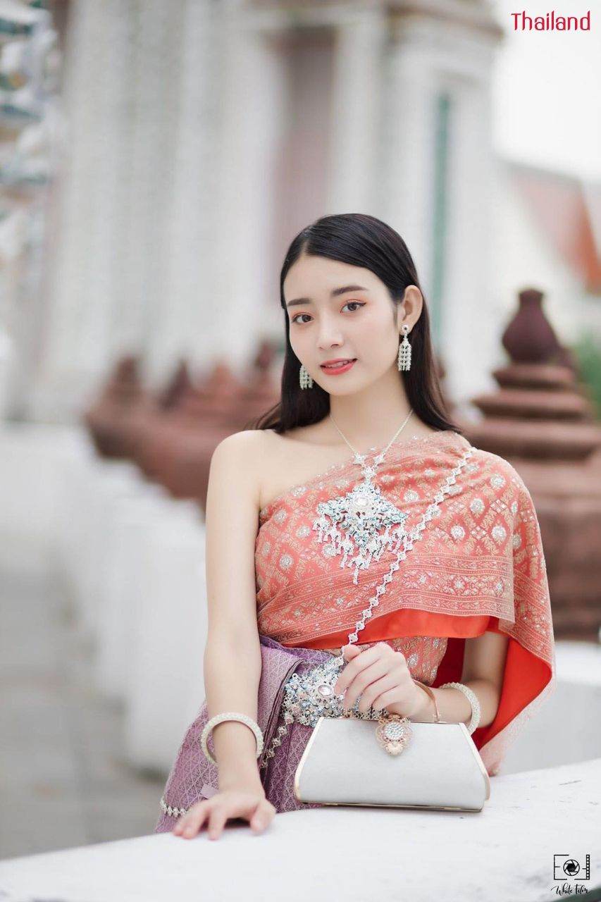 THAILAND 🇹🇭 | The Sbai, Thai dress (ชุดไทย)