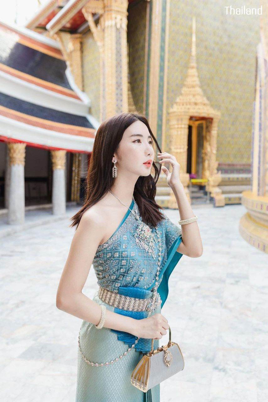 THAILAND 🇹🇭 | The Sbai, Thai dress (ชุดไทย)