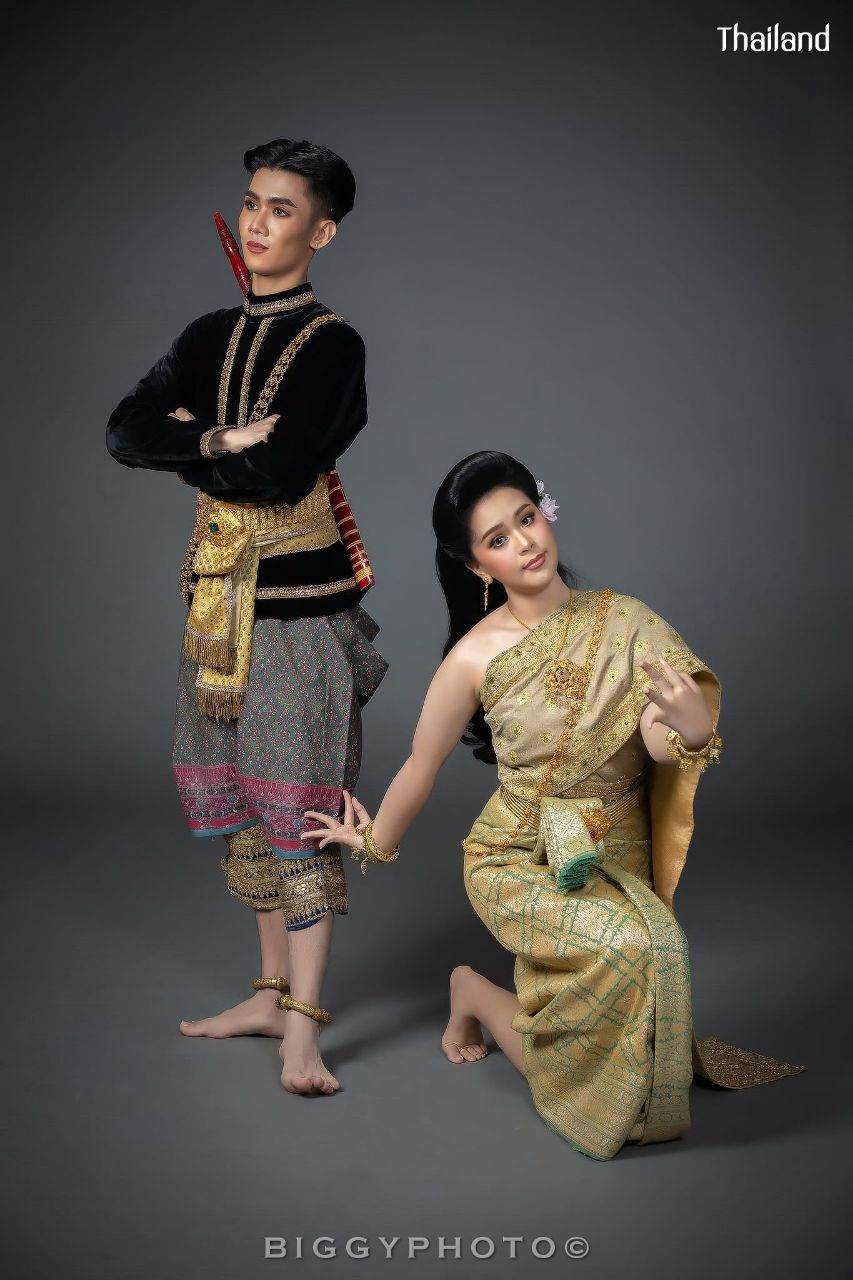 THAILAND 🇹🇭 | Thai dance: ขุนแผนฟันม่าน