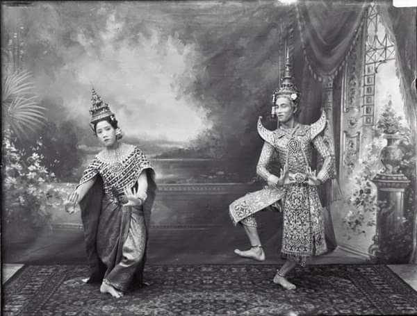 THAILAND 🇹🇭 | Thai dance: ภาพถ่ายท่ารำแม่บทใหญ่ในเครื่องทรงตัวพระ-นาง ตามจารีตสมัยรัชกาลที่ ๖