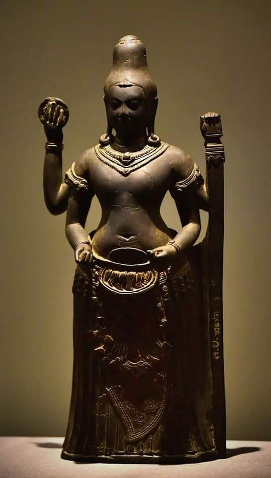 Vishnu   bronze sculpture  Lopburi style around 12th century   Exhibition on National museum Bangkok Thailand   ©Doc Frankfurt