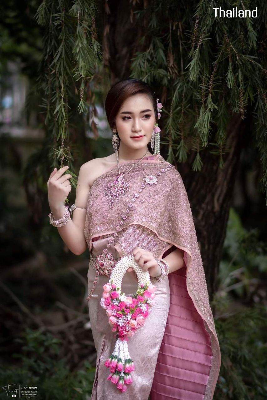 THAI WEDDING DRESS ( The sbai in Thai dress) | THAILAND 🇹🇭