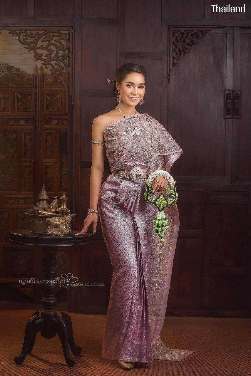 THAI WEDDING DRESS ( The sbai in Thai dress) | THAILAND 🇹🇭