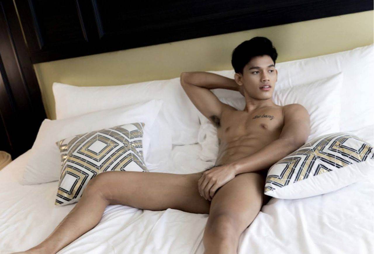 หนุ่มหล่อขึ้นปก 973