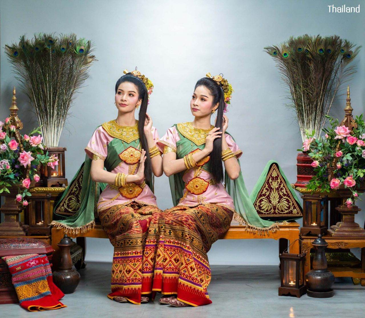 THAI DANCE ✨ เพื่อนแพงแต่งตัว "The princesses, Pra Puen and Pra Paeng get dress" | THAILAND 🇹🇭