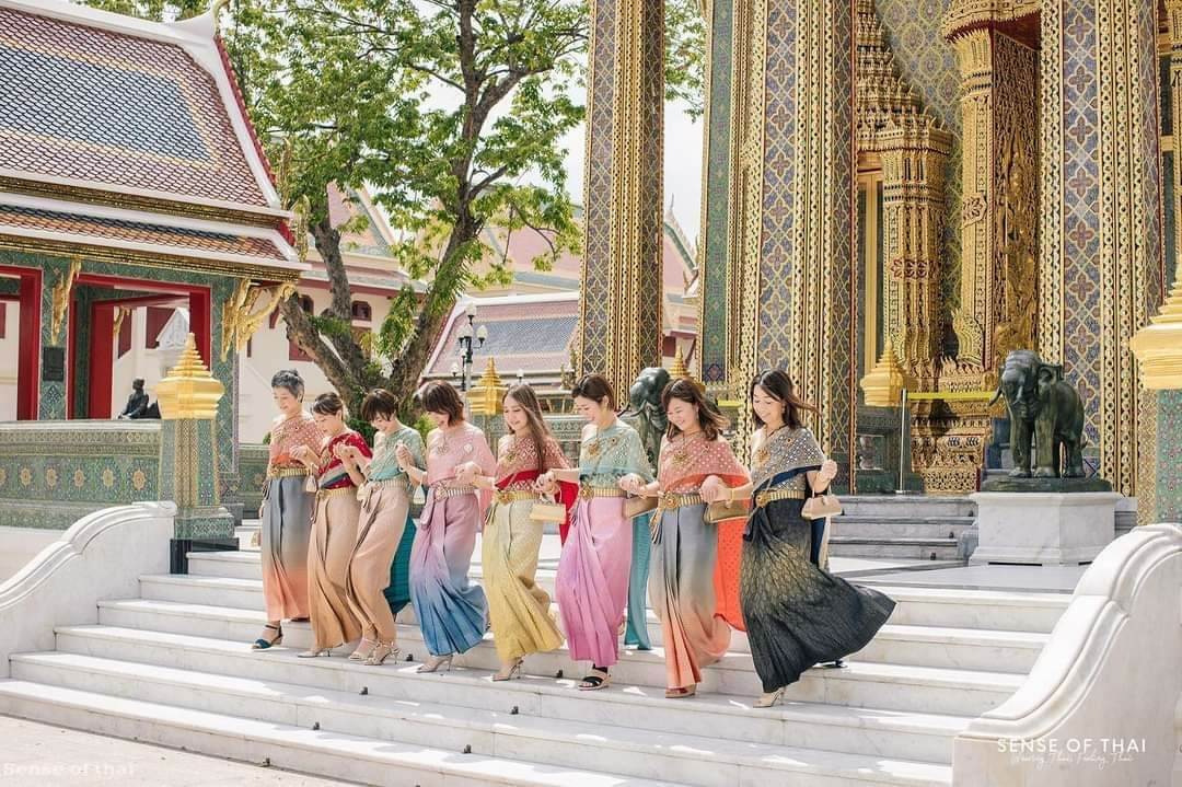 Thailand's national costume:ชุดประจำชาติไทย