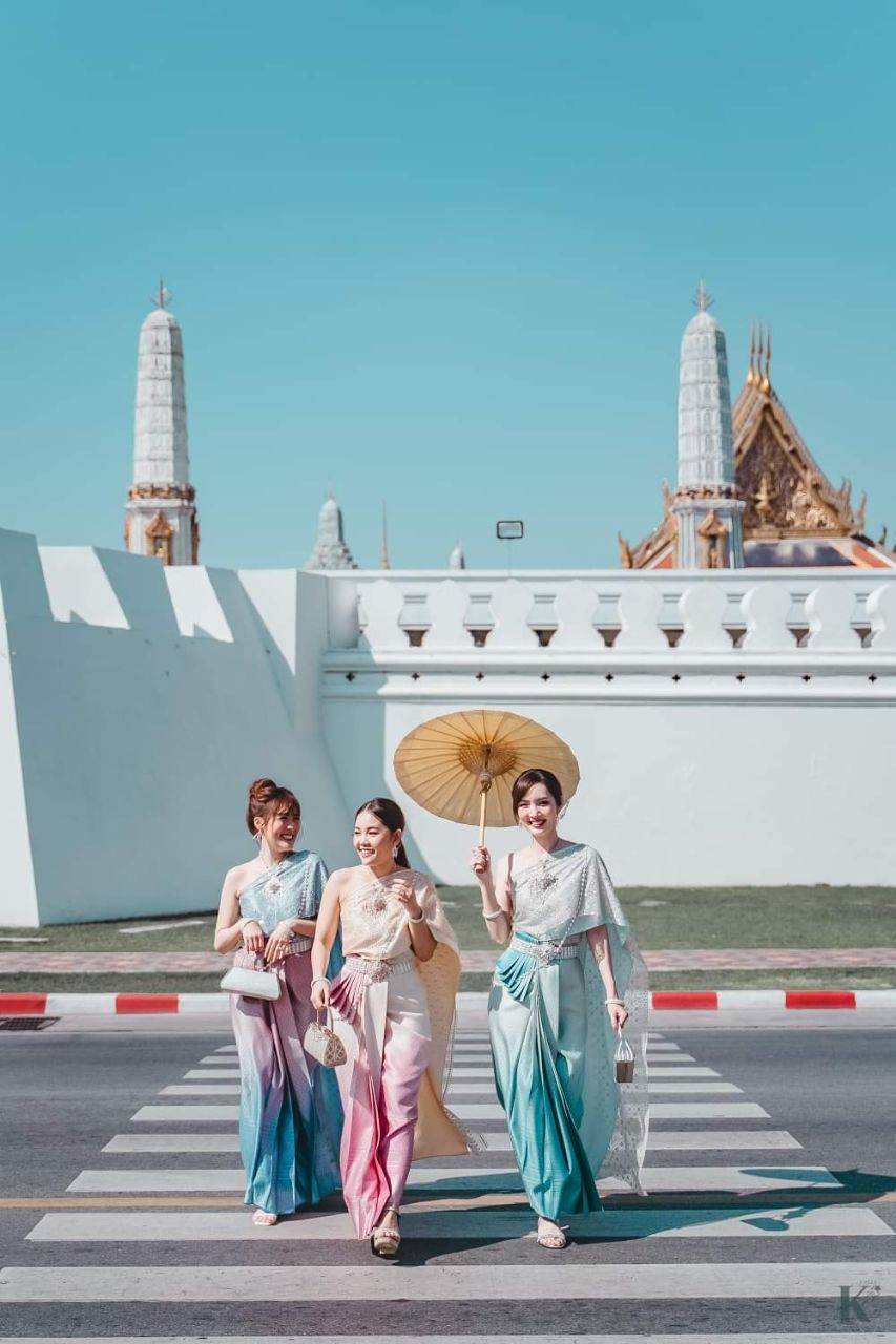 Thailand's national costume🇹🇭 : ชุดไทย : Sbai wedding costume : Sabai Thai dress.