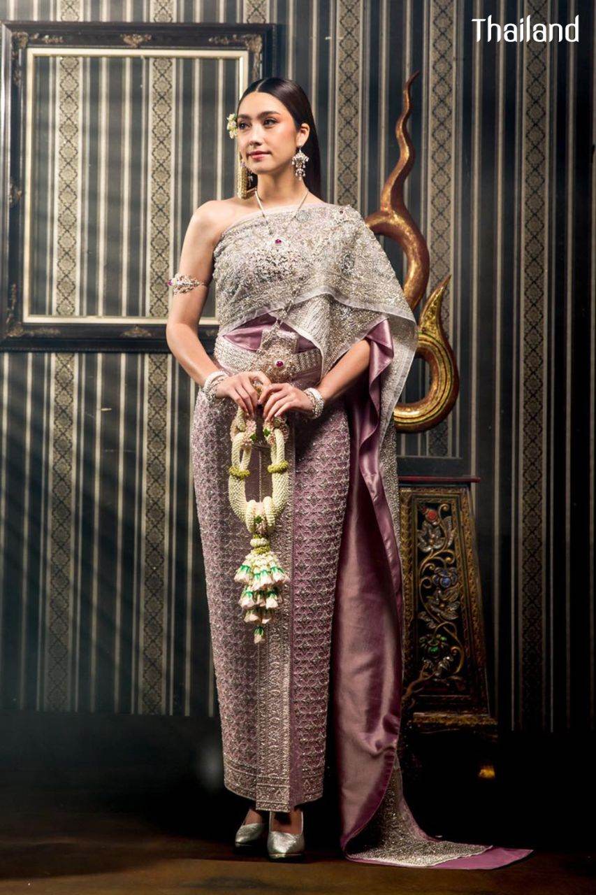 THAI WEDDING DRESS | THAILAND 🇹🇭 (The sbai in Thai dress)