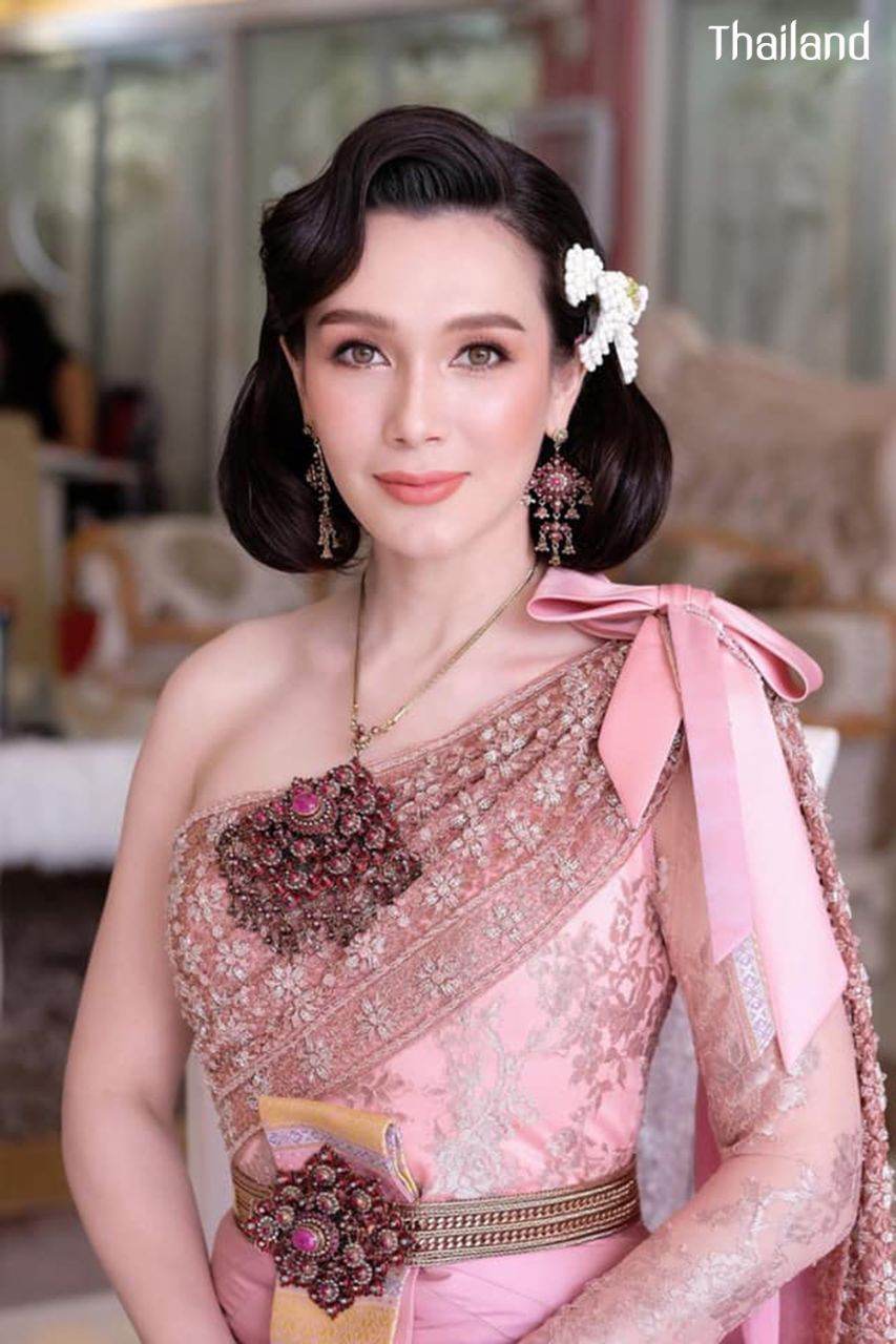 THAI WEDDING DRESS | THAILAND 🇹🇭 (The sbai in Thai dress)