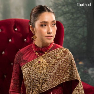 THAI WEDDING DRESS | THAILAND 🇹🇭 (The sbai in Thai dress)