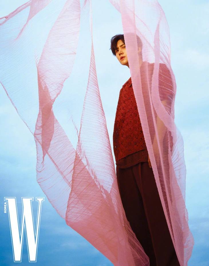 Kim Seon ho @ W Korea June 2021