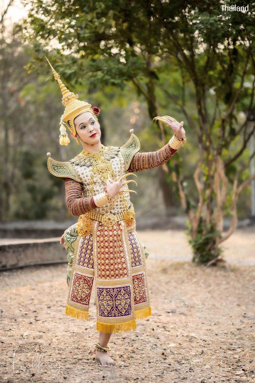 Thai dance according to the style of the reign of King Rama IV of Siam  | THAILAND 🇹🇭