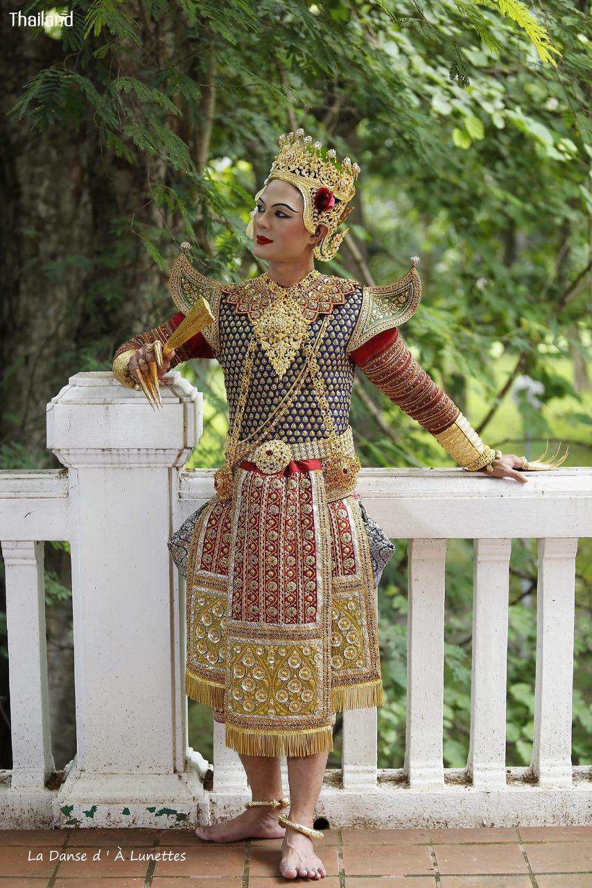 Thai dance according to the style of the reign of King Rama IV of Siam  | THAILAND 🇹🇭