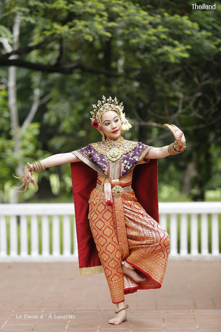 Thai dance according to the style of the reign of King Rama IV of Siam  | THAILAND 🇹🇭