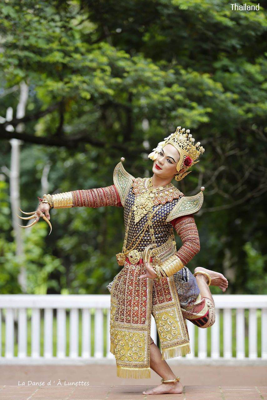 Thai dance according to the style of the reign of King Rama IV of Siam  | THAILAND 🇹🇭