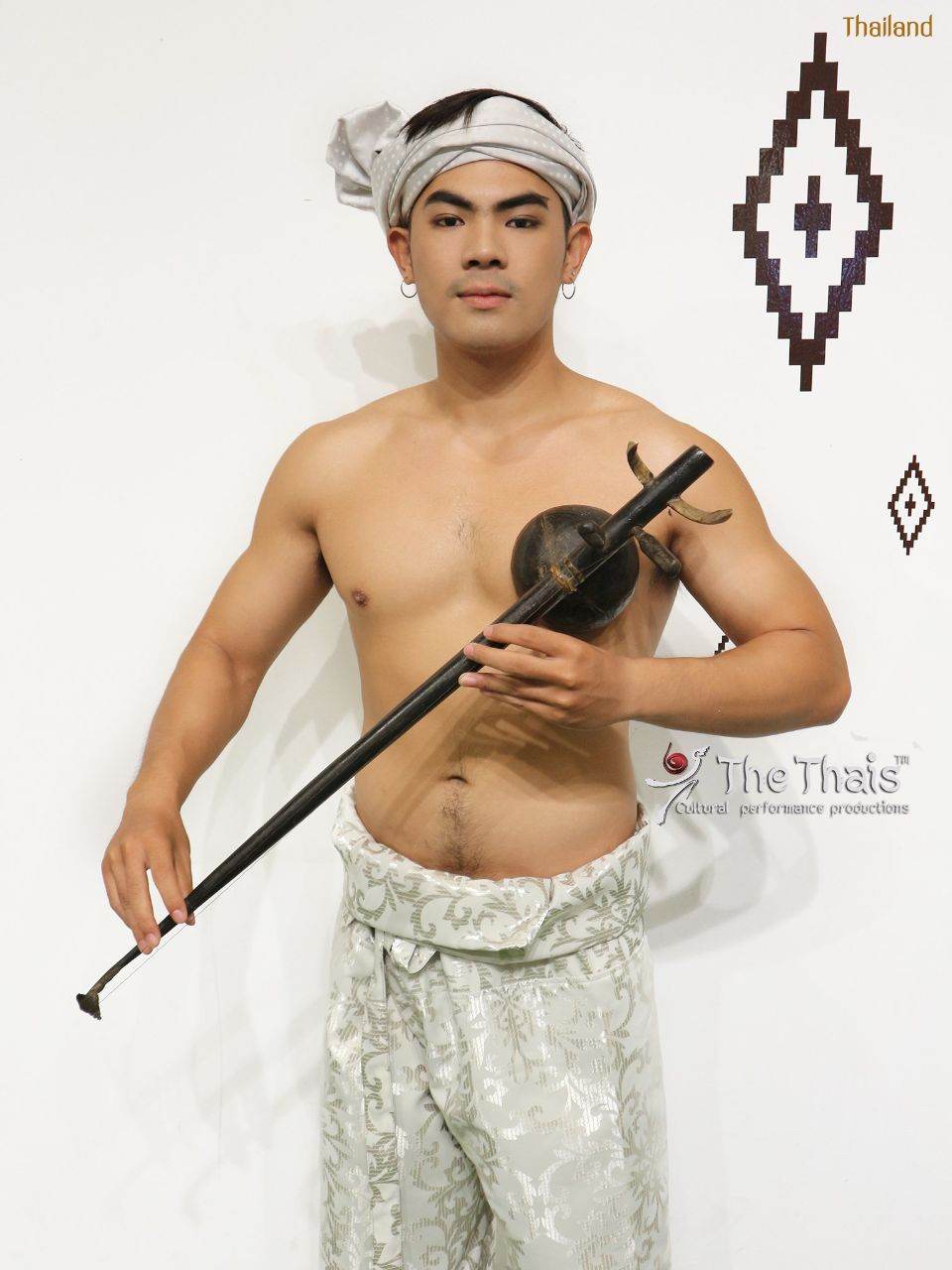 PHIN PIA (พิณเปี๊ยะ) Thai Lanna Musical Instrument | THAILAND 🇹🇭