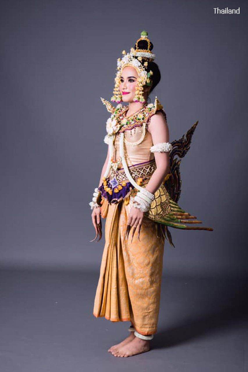 รำกินรีทรงเครื่อง: Kinnaree Song krueng dance | THAILAND 🇹🇭