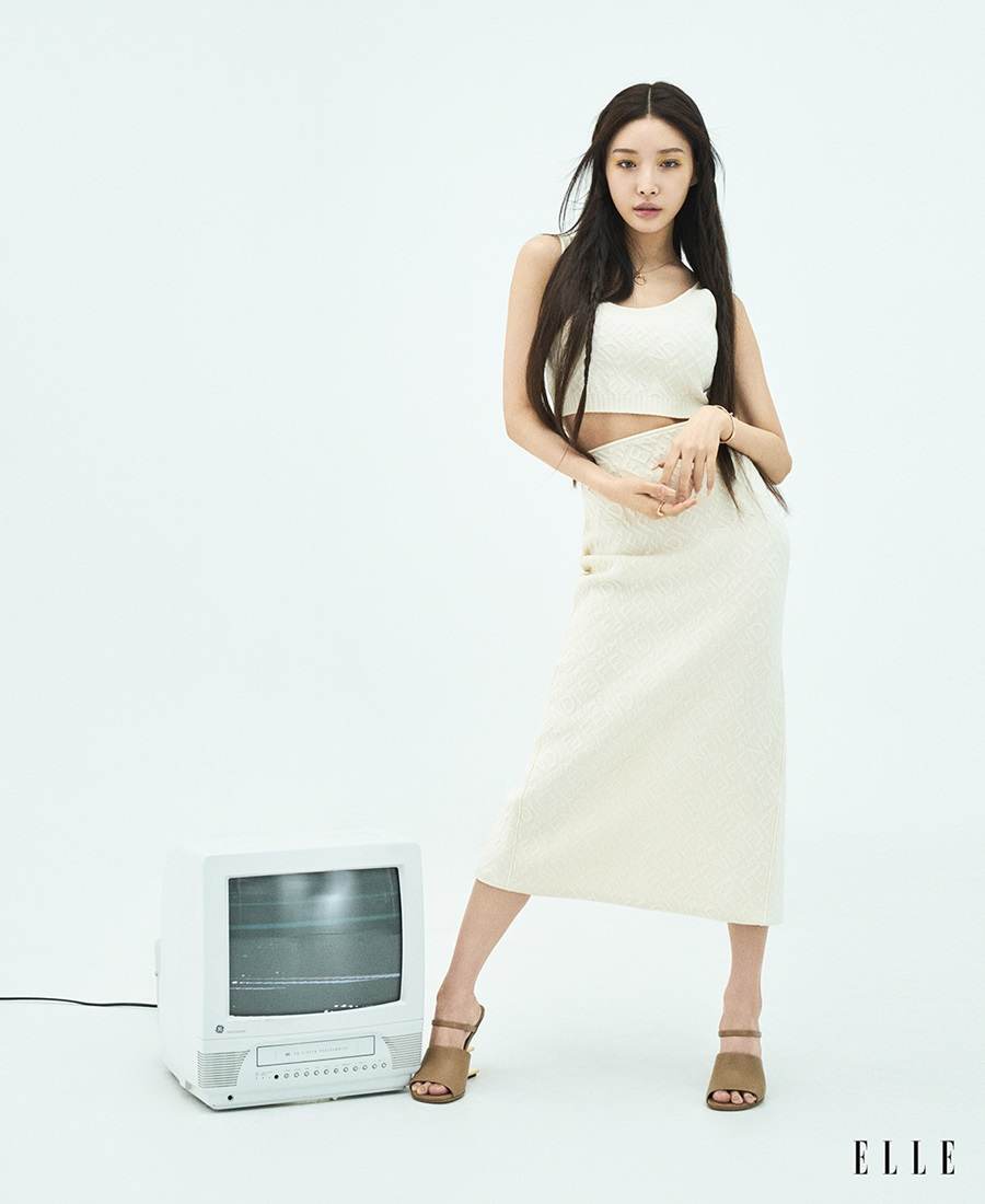 Chungha @ ELLE Singapore November 2021