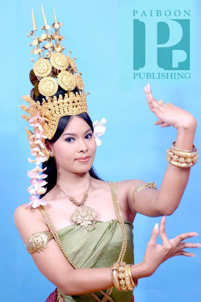Apsara Costume by Thai model 🇹🇭 🇰🇭