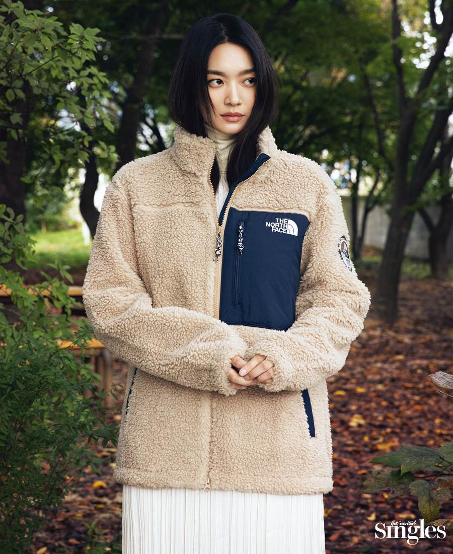 Shin Min Ah @ Singles Korea November 2021