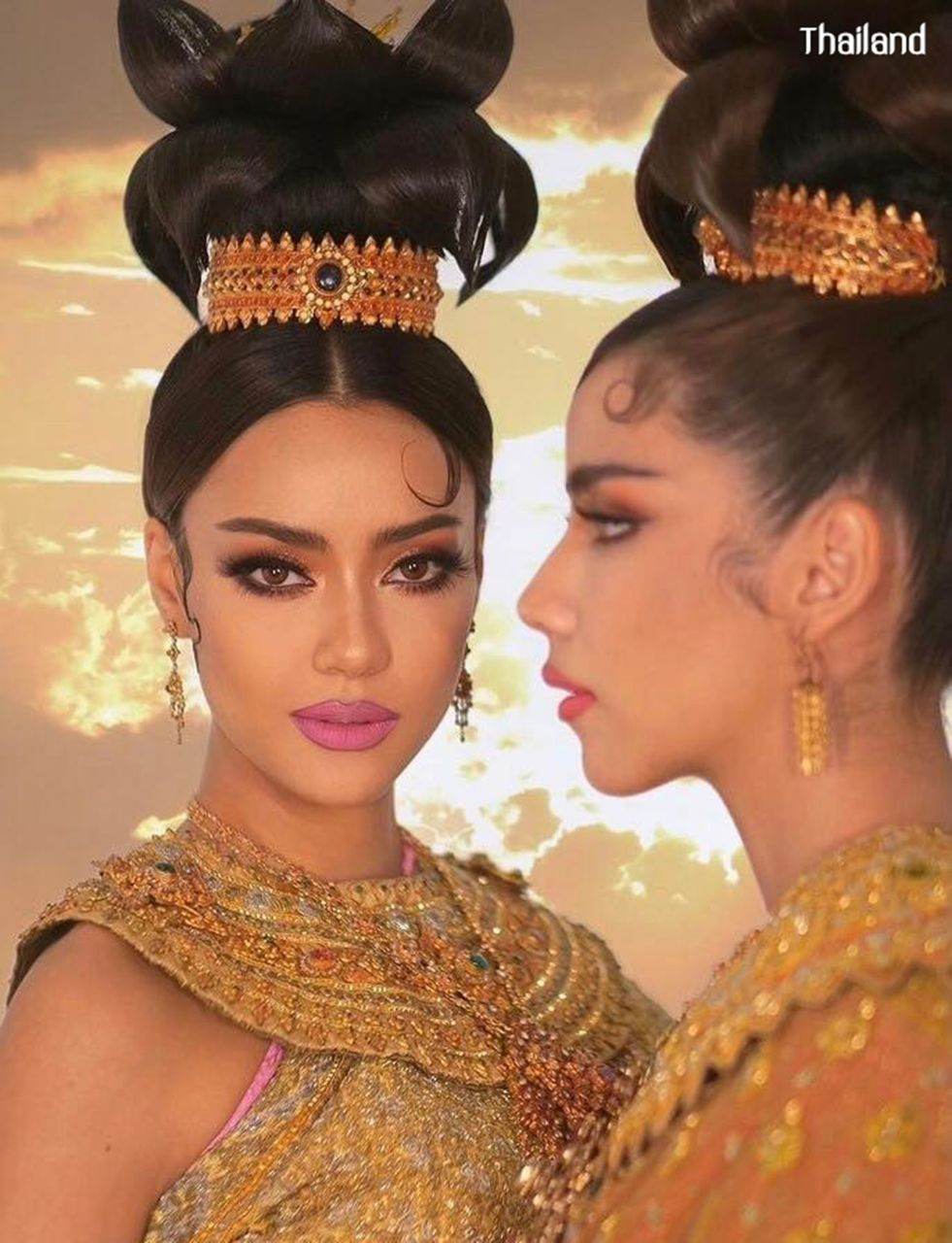 Gorgeous of 70's Hairstyle and Thai Dress in Loy Krathong Festival | THAILAND 🇹🇭