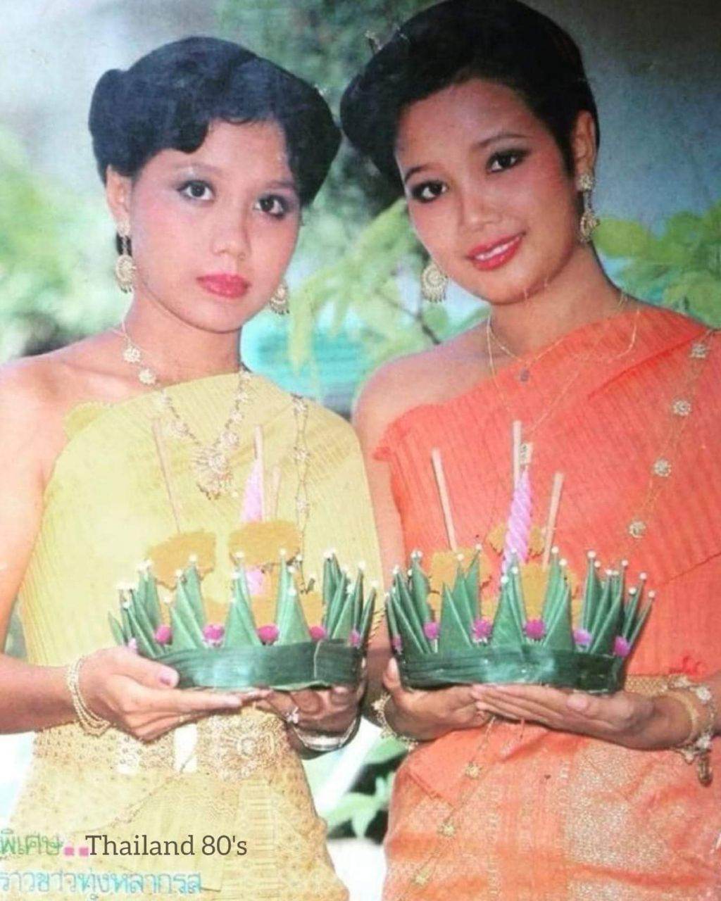 Loy Krathong festival from the old magazines 70's - 90's   #LoykrathongThailand
