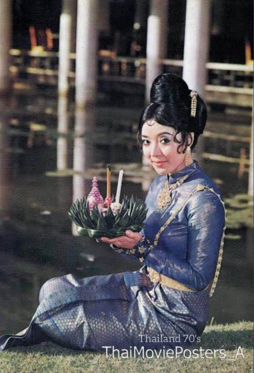 Loy Krathong festival from the old magazines 70's - 90's   #LoykrathongThailand