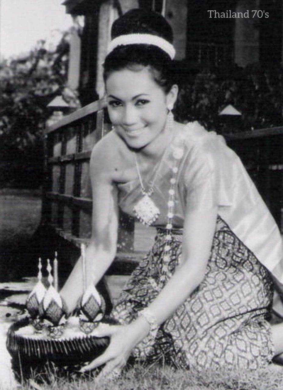 Loy Krathong festival from the old magazines 70's - 90's   #LoykrathongThailand