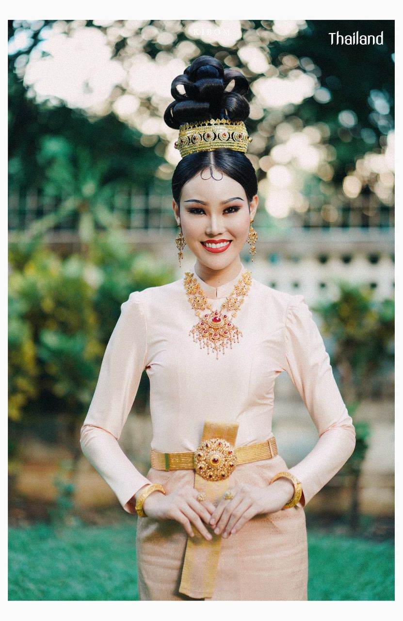 Thai National Costume and 70s Makeup & Hairstyle by Sakunjan | THAILAND 🇹🇭