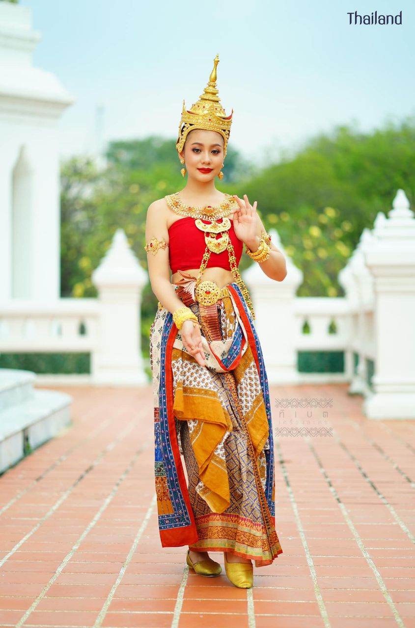 Loy Krathong Festival and The Beautiful of Sukhothai Costume | THAILAND 🇹🇭