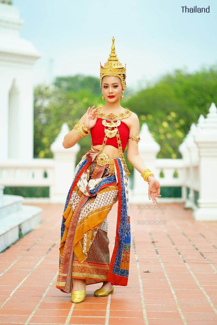 Loy Krathong Festival and The Beautiful of Sukhothai Costume | THAILAND 🇹🇭