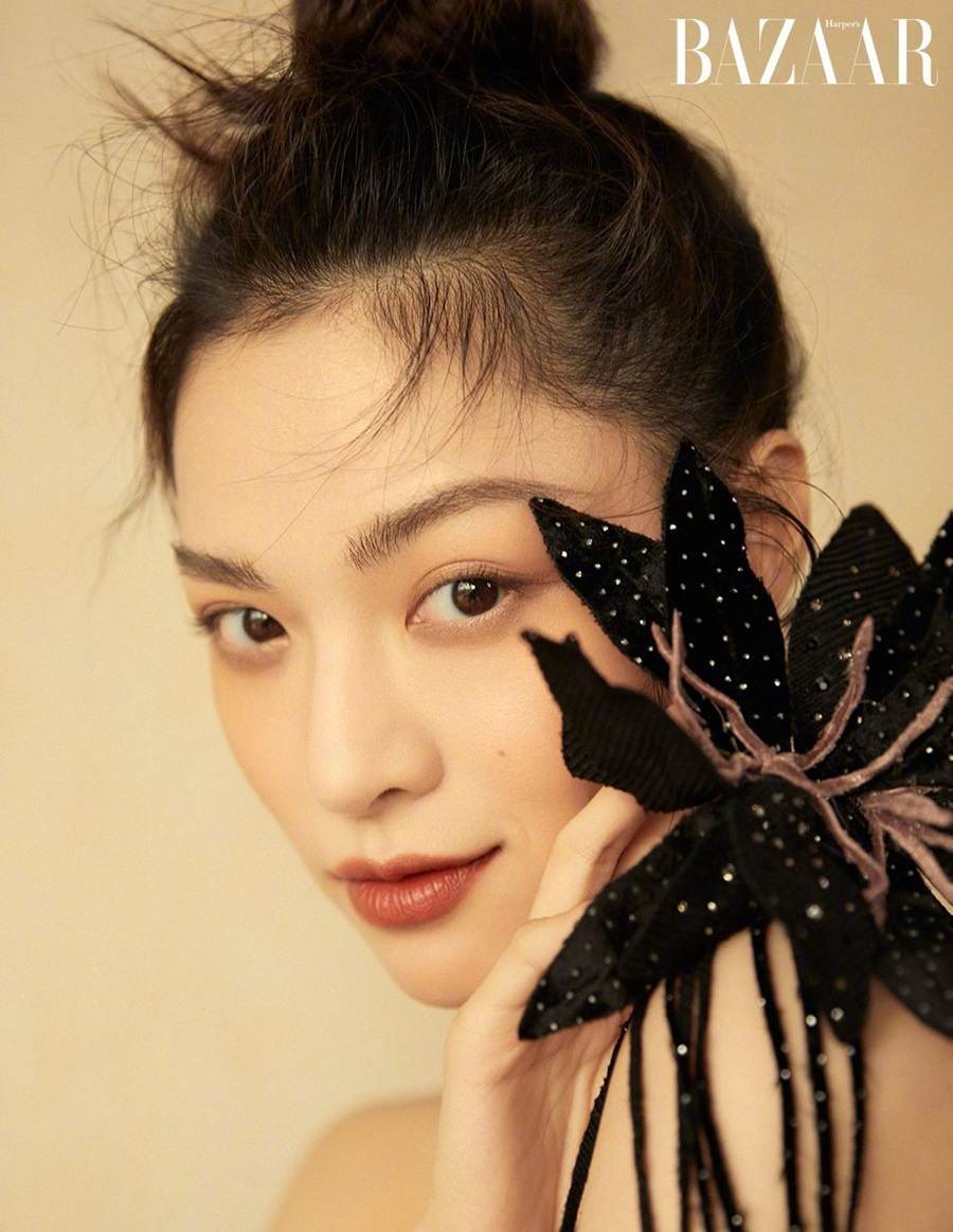 Zhong Chuxi @ Harper’s Bazaar Vietnam January 2022