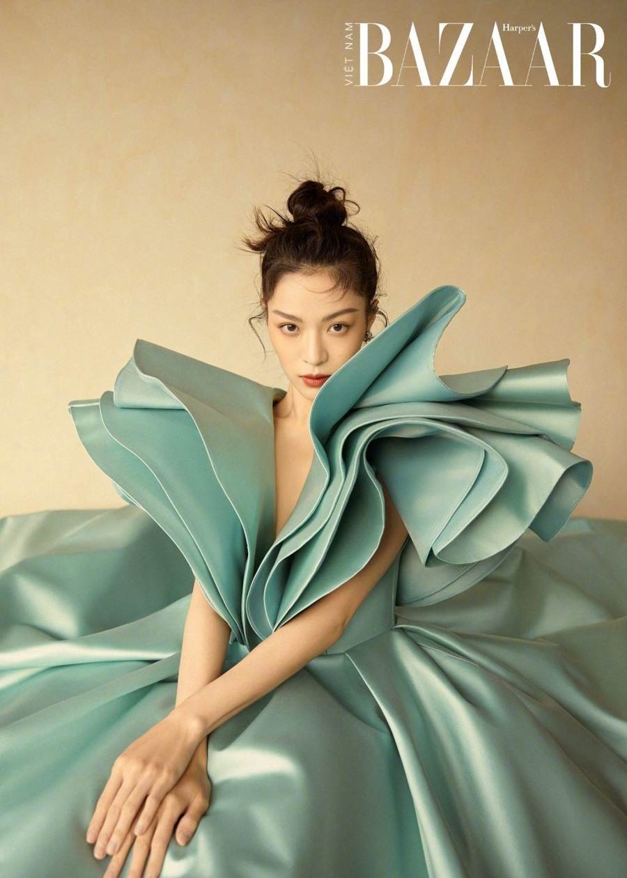 Zhong Chuxi @ Harper’s Bazaar Vietnam January 2022