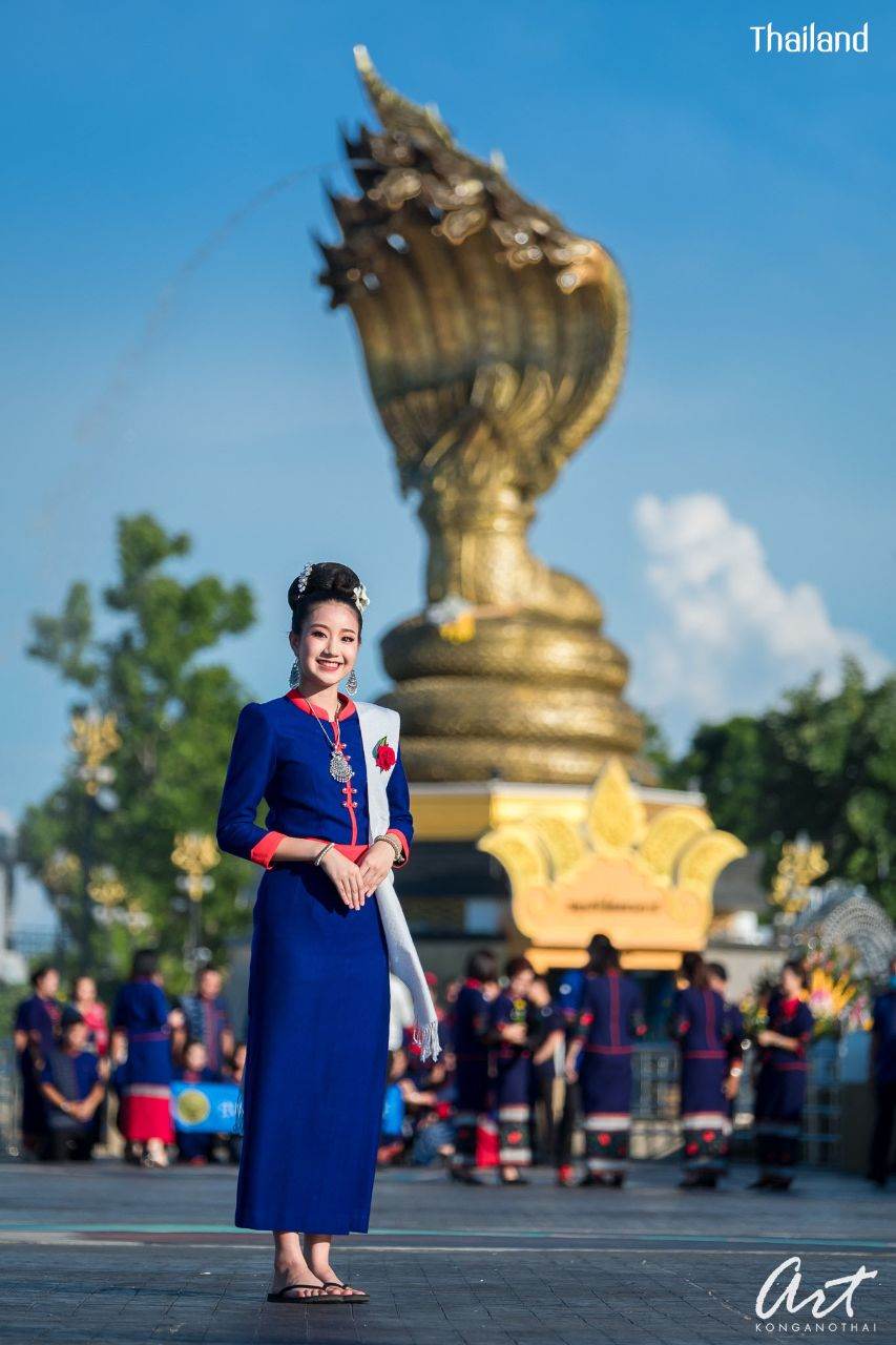"ฟ้อนภูไทเรณูนคร - Fon Phu-Tai Renu Nakhon" at Nakhon Phanom province, Northeastern Thailand.🇹🇭