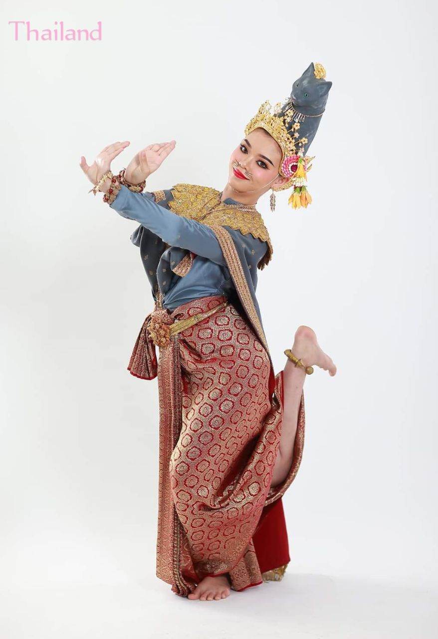 Ram Chui Chai Nang Wilar: Thai Dance | THAILAND 🇹🇭